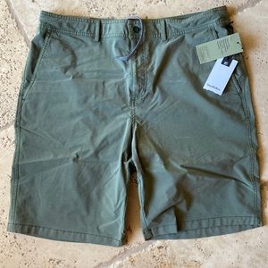 Hybrid swim shorts NWT men’s size 36 army green